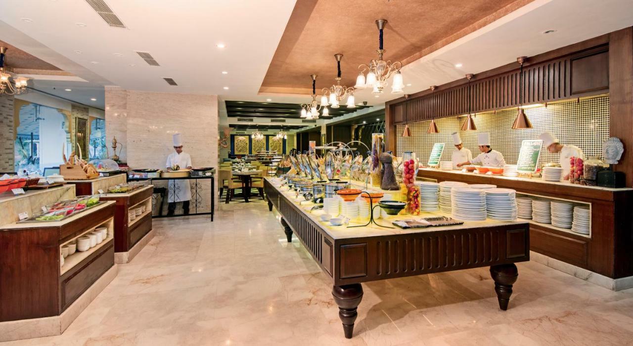 Radisson Blu Palace & 5* Udaipur